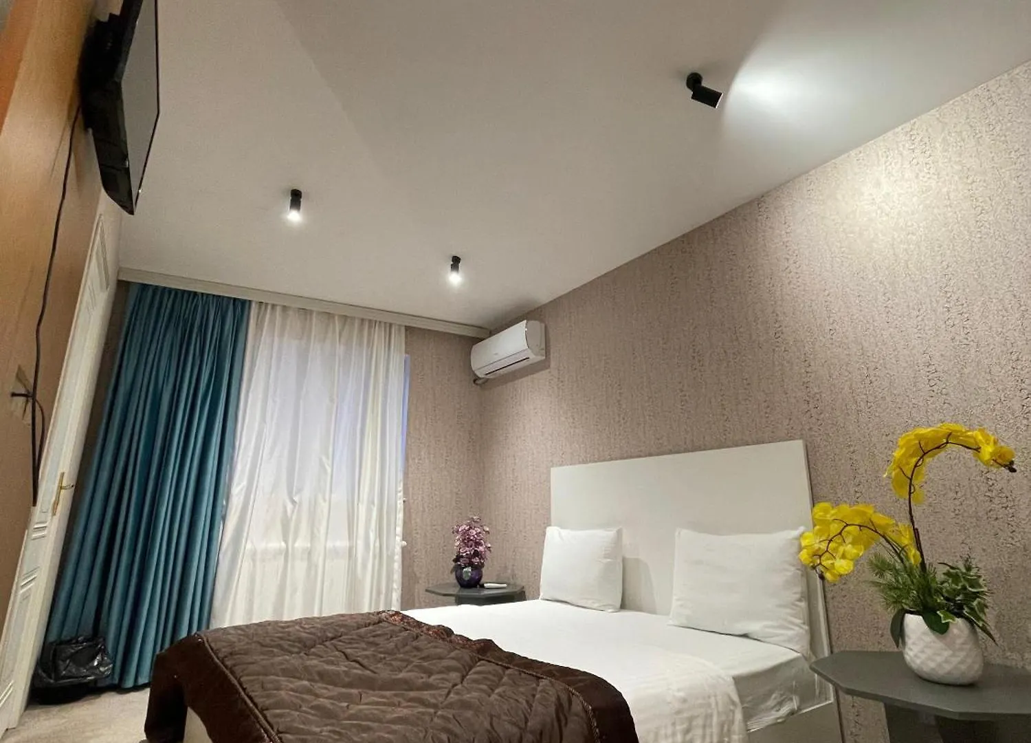 Mirror Design Hotels Baky