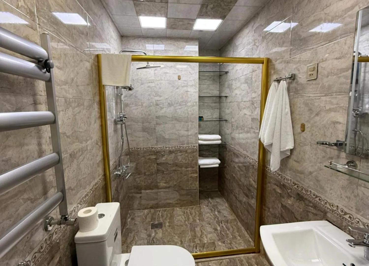 Mirror Design Hotels Baky